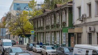 Деревянный дом в центре Москвы