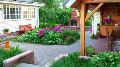 Недорогие садовые дорожки на даче: цена под ключ в СПб