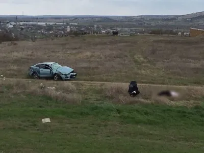 В Крыму в жёстком ДТП с \"Ладой\" и \"Мерседесом\" погибла женщина