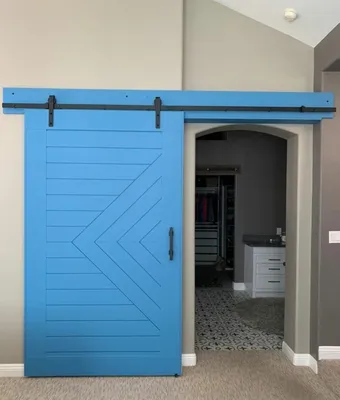 Входная дверь в квартиру лофт