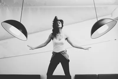 элегантная балерина в изоляции танцует для выступления молодого  репетиционного движения Фото Фон И картинка для бесплатной загрузки -  Pngtree