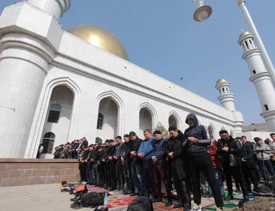 Москва без джума-намаз: ДУМ РФ отменило в столице пятничные молитвы в  мечетях
