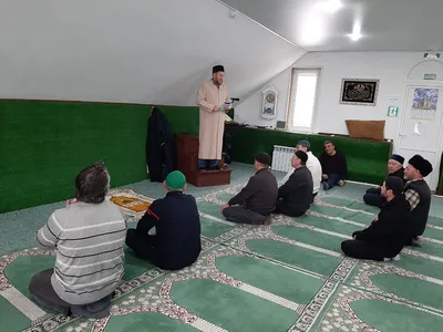 Назарбаев совершил пятничный намаз в главной мечети столицы