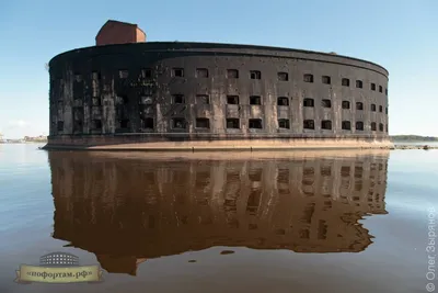 Остров Форт Император Александр I (Чумной) в Кронштадте в Финском заливе -  DROOGIE