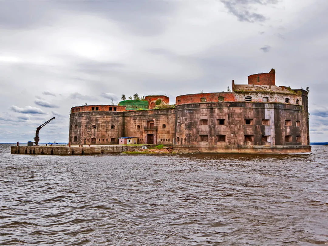 Трипстер кронштадт. Форд Константиновский в Кронштадте.