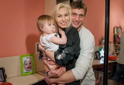 Беременная жена звезды «Дома-2» Александра Задойнова показала фигуру в  бикини - Вокруг ТВ.