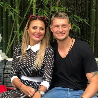 Жена звезды «Дома-2» Александра Задойнова рассказала, что его пригласили  принять участие в шоу сразу после появления информации об их расставании -  Вокруг ТВ.