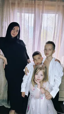 Александра Стриженова родила шестого ребенка: кадры беременности  скандальной внучки легендарного актера