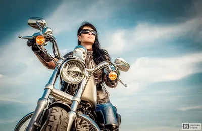 Закрыли сезон красиво! 20 потрясающих девушек на мотоциклах