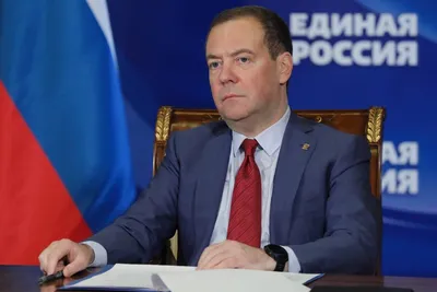 Доходы Медведева после ухода из правительства выросли на 64% — РБК