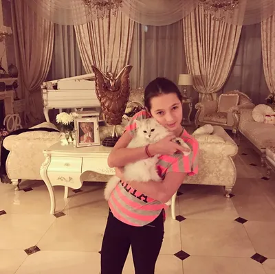 Ого, как ты выросла»: 13-летняя дочь Анастасии Волочковой восхитила Сеть -  Страсти
