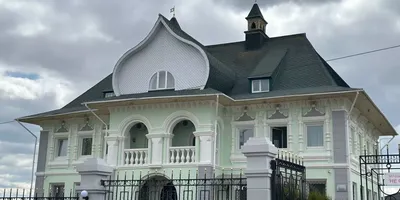 Шестиэтажный дворец Галкина и Пугачевой: как выглядит внутри дом Примадонны  и ее семьи? - YouTube