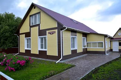 Синие дома с коричневой крышей фото – 135 лучших примеров, фото фасада  частных загородных домов и коттеджей | Houzz Россия