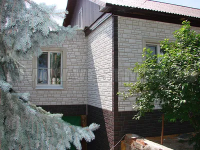Обшивка дома цокольным сайдингом в Москве: 113 фасадчиков со средним  рейтингом 4.7 с отзывами и ценами на Яндекс Услугах.