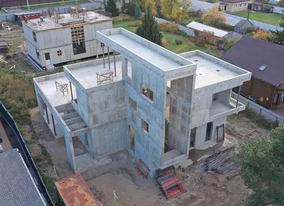 Дом с плоской крышей: преимущества и недостатки, выбор кровельных  материалов | ivd.ru