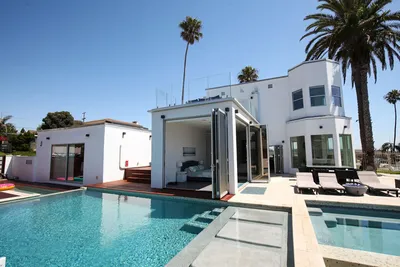 Дом в Лос-Анджелесе, вдохновленный архитектурой старой Европы 〛 ◾ Фото ◾  Идеи ◾ Дизайн