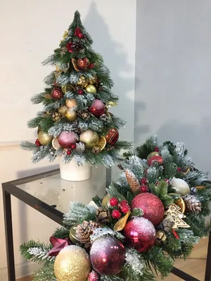 Рождественская елка и настоящие моменты дома Стоковое Фото - изображение  насчитывающей орнамент, нутряно: 27342842