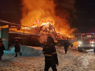 В Узловой спасатели эвакуировали из горящего дома 8 человек - Новости Тулы  и области. Криминал - MySlo.ru