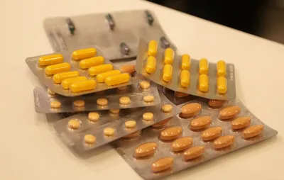 Аптечка домашняя большая ZoomLife контейнер органайзер для хранения лекарств  и медикаментов дома пластиковый с крышкой, 14 л - купить с доставкой по  выгодным ценам в интернет-магазине OZON (892048847)