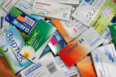 Чаще всего жители России покупают лекарства от простуды и боли: опрос