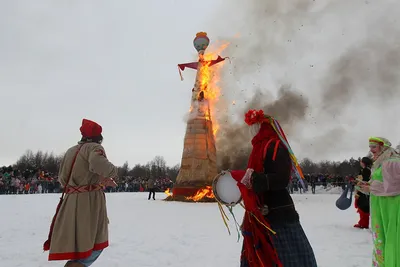 Владикавказ отметил широкую Масленицу народными гуляниями, танцами и  сжиганием чучела - 15-Й РЕГИОН