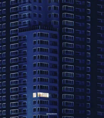 Многоэтажный дом ночью - 81 фото