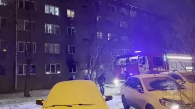 В Атырау в новогоднюю ночь загорелся фасад многоэтажного жилого дома. Людей  сразу эвакуировали, пострадавших нет, передает… | Instagram
