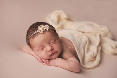 Где лучше провести фотосессию Newborn – в студии или на дому?