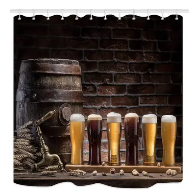 Пиво, налил в стакан на столе дуба с огнем горелки журнала на фоне дома  Стоковое Изображение - изображение насчитывающей взорвать, сделано:  177665537