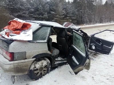 В каком случае водитель вправе уехать с места аварии - Российская газета