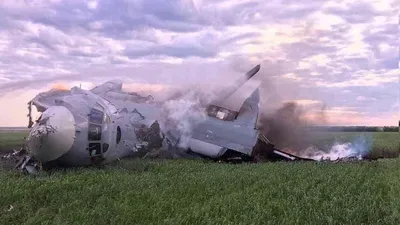Опубликованы фото с места падения самолета в Балашове