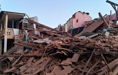 Удар по многоэтажке в Днепре - свежие кадры с места событий - 24 Канал