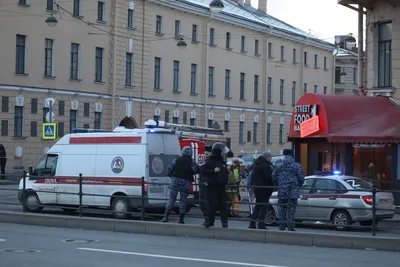 Опубликованы фотографии с места взрыва в метро Санкт-Петербурга -  Российская газета