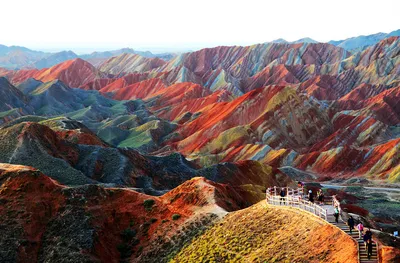 Цветные скалы, морская пещера и водопад: красивые места планеты – фото |  Новости Узбекистана