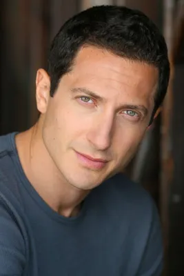 Саша Ройз /Sasha Roiz/: всё о персоне | Обои, фотографии, фильмография,  биография, факты, новости | Sasha roiz, Grimm, Actors