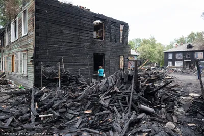 Из сгоревшего дома в центре Саратова украли два телевизора и холодильник —  Регион 64