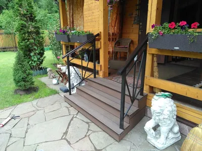Металлическая лестница в дом с элементами ковки - Сварог