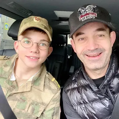 Певцов отправил 13-летнего сына на военные сборы — подписчики удивлены его  взрослым видом | WMJ.ru