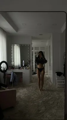 Новости шоу-бизнеса: Надя Дорофеева в трусах и рубашке показала стройное  тело и сообщение от извращенца — фото — Гламур