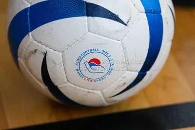 Современный спортивный шаблон с футболом, футбольным мячом Векторное  изображение ©ftotti 44827203