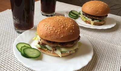 Домашний гамбургер со свиным фаршем и моцареллой рецепт с видео - 1000.menu