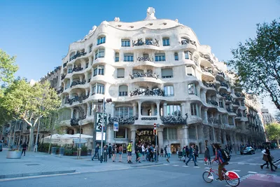 Экскурсия в одну из последних жилых квартир в доме Гауди в Барселоне -  Афиша Daily
