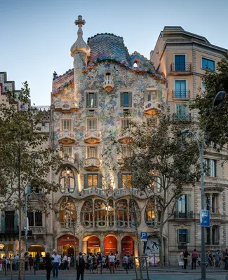 Дома Гауди в Барселоне. I Need Spain - все о жизни в Испании