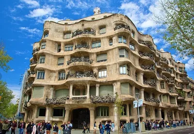 Дом Гауди в Барселоне внутри | Смотреть 49 идеи на фото бесплатно