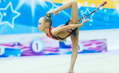 Навка показала выступление мужчин в художественной гимнастике и высмеяла  его: Летние виды: Спорт: Lenta.ru