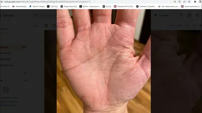 Рука с глазом ведьмы: удивительное изображение