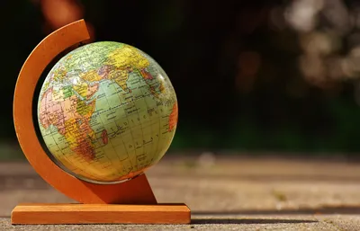 Мир Глобус В Географической — стоковые фотографии и другие картинки Глобус  - Глобус, Северное полушарие, Азия - iStock