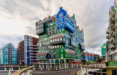 Голландские Дома, Лодка И Канал В Центре Амстердама Стоковые Фотографии |  FreeImages