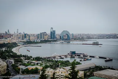 баку. азербайджан. вид на город из парка на возвышении Редакционное  Стоковое Изображение - изображение насчитывающей небо, дел: 217340799