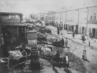 Памятник партизанам Великой Отечественной Войны в Дмитриеве - Архитектура,  Памятные места, Дмитриев-Льговский